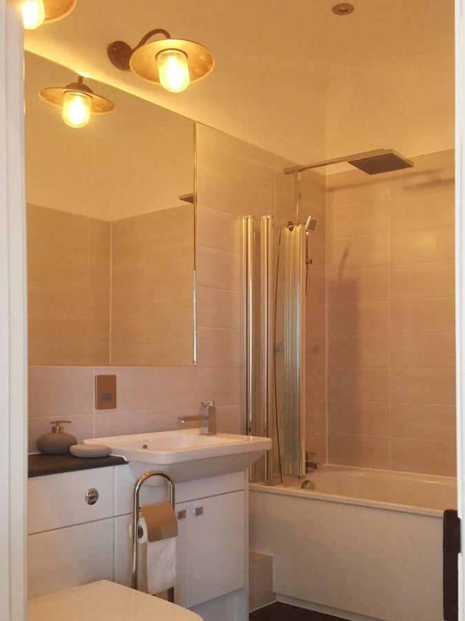Spacious 1 Bedroom Split Level Old Pub Conversion Tower Bridge London Ngoại thất bức ảnh